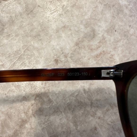 Saint Laurent SL28 in tortoise with case - Picture 3 of 4